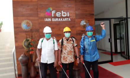 Cegah Penyebaran Virus Corona, FEBI IAIN Surakarta lakukan Penyemprotan Disinfektan